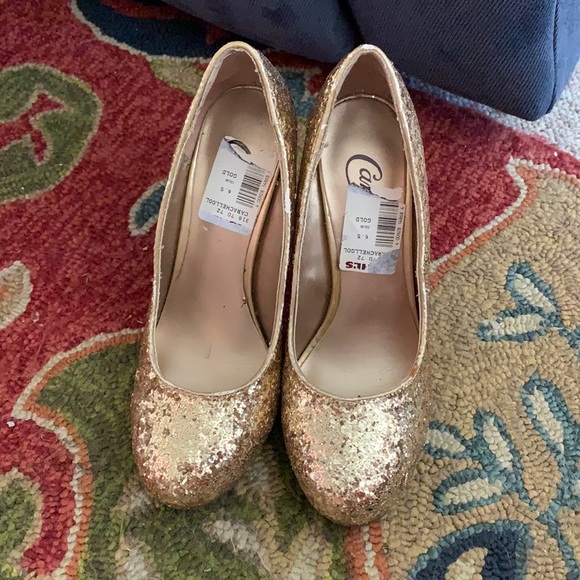 Candies Gold Glitter Heels - Picture 1 of 6